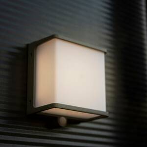 LUTEC LED solární nástěnné svítidlo Doblo se senzorem, šířka 15 cm
